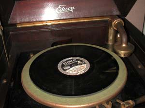 01-Edison Phonograph